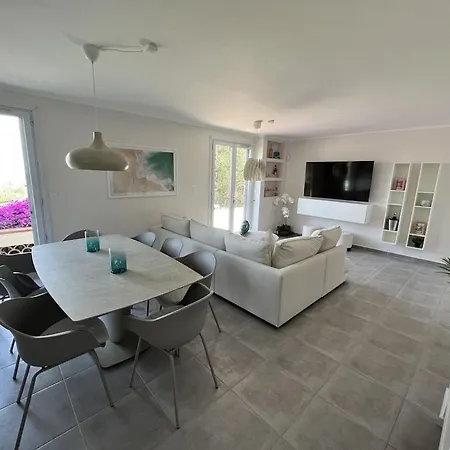 Fantastic In The Bay Of Cannes, 5 Minutes From The - With Private Pool *