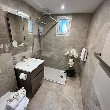 Fantastic In The Bay Of Cannes, 5 Minutes From The - With Private Pool * Mandelieu