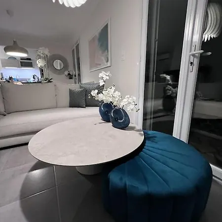 Fantastic In The Bay Of Cannes, 5 Minutes From The - With Private Pool * Mandelieu